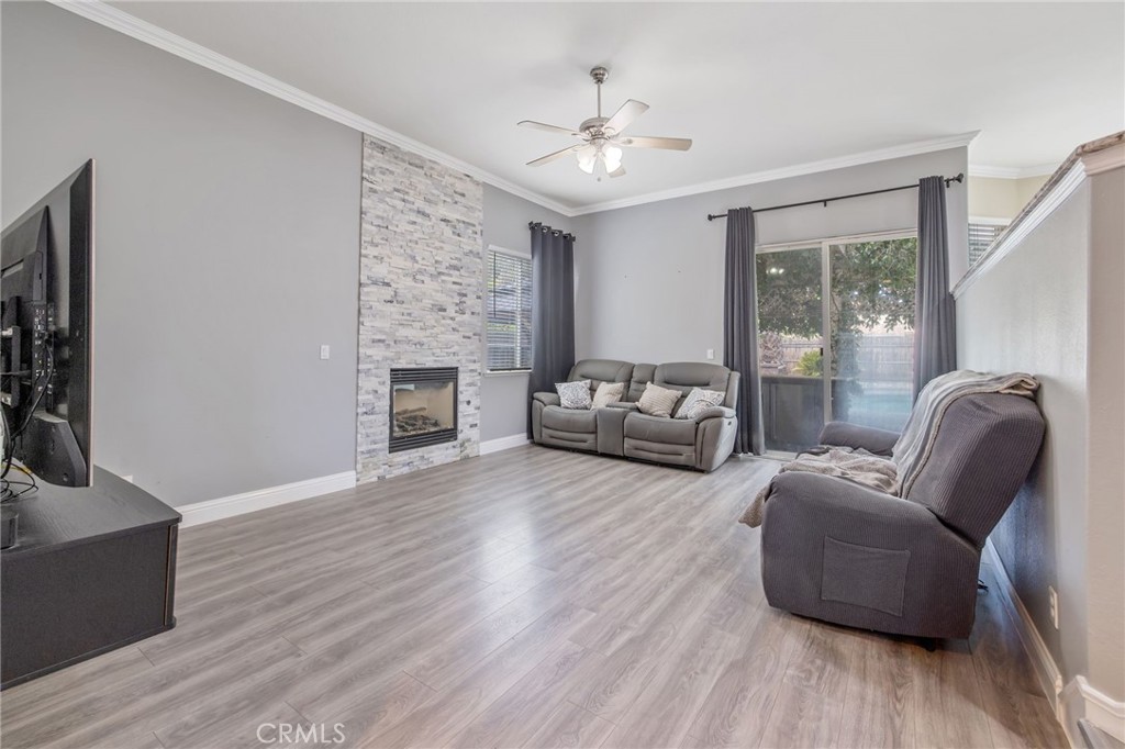 1077 Paradise, Lemoore, CA 93245