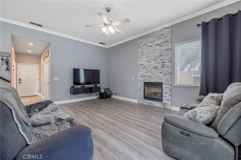 1077 Paradise, Lemoore, CA 93245