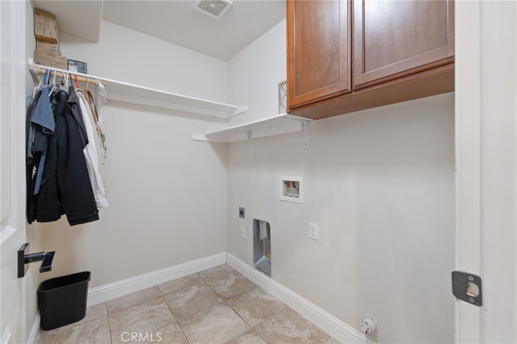 1077 Paradise, Lemoore, CA 93245