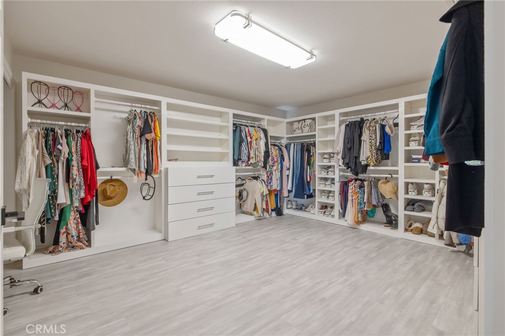 1077 Paradise, Lemoore, CA 93245