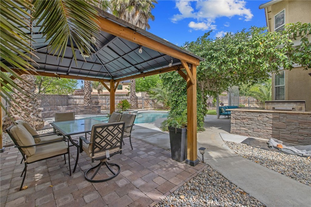 1077 Paradise, Lemoore, CA 93245