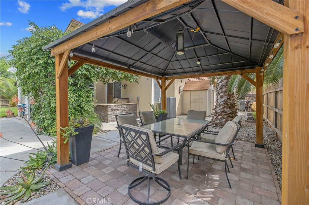 1077 Paradise, Lemoore, CA 93245