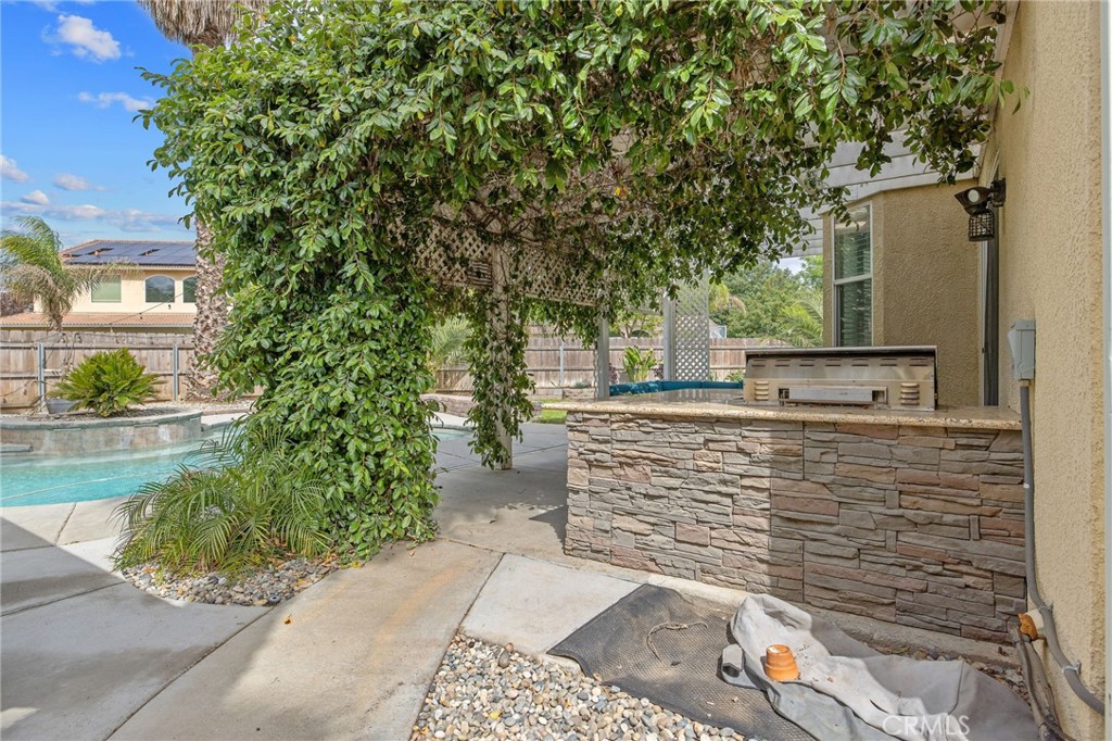 1077 Paradise, Lemoore, CA 93245