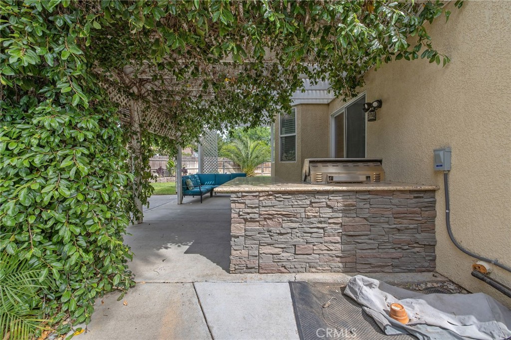 1077 Paradise, Lemoore, CA 93245