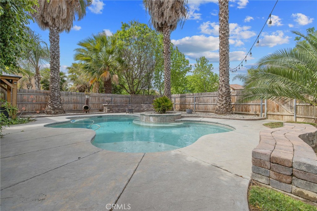 1077 Paradise, Lemoore, CA 93245