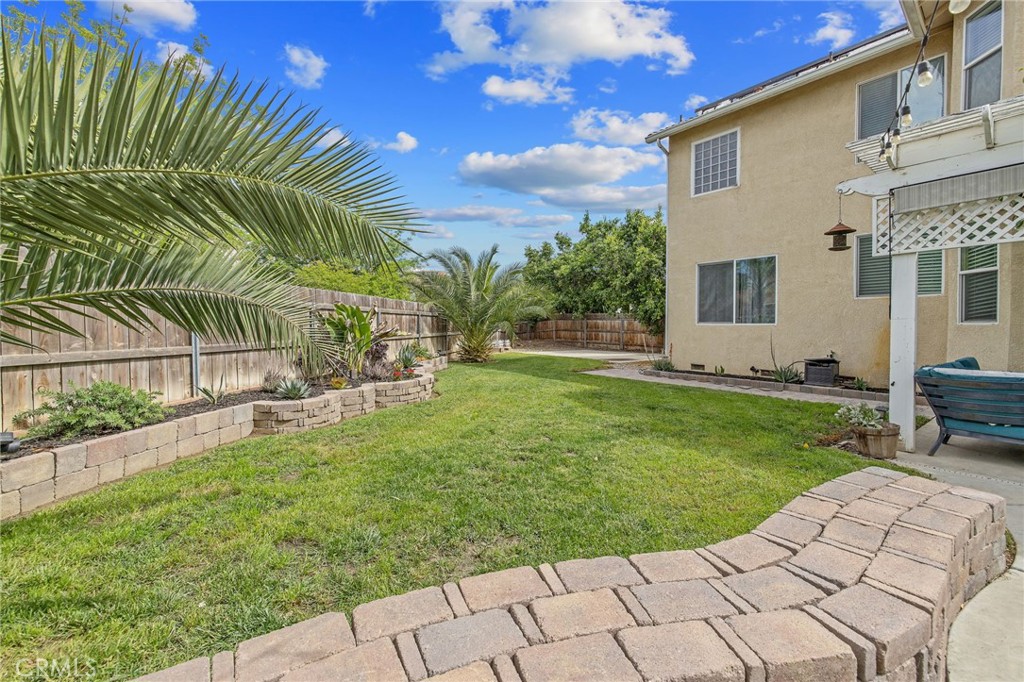 1077 Paradise, Lemoore, CA 93245