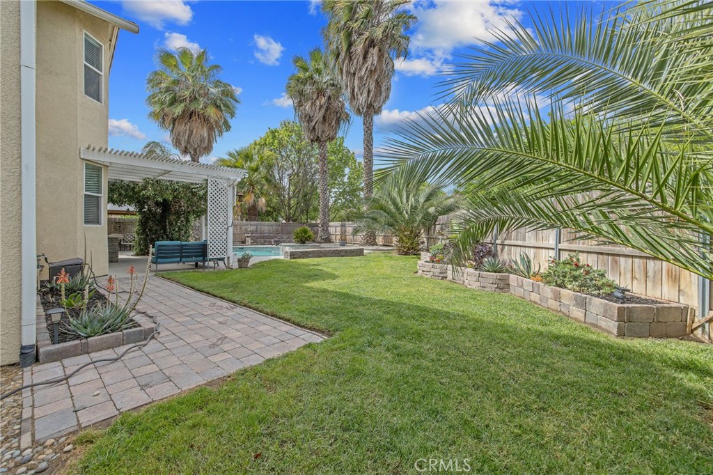 1077 Paradise, Lemoore, CA 93245