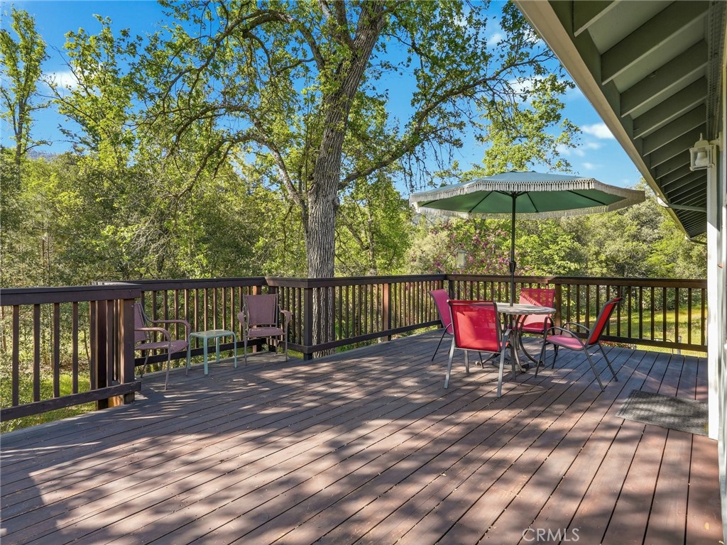 37927 China Creek, Oakhurst, CA 93644