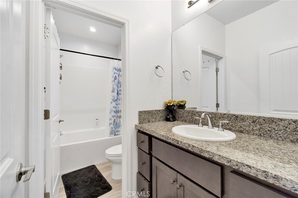 6118 E Berkeley, Fresno, CA 93727