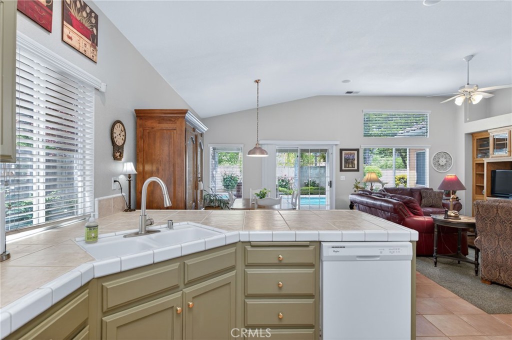 2329 Prescott, Clovis, CA 93619