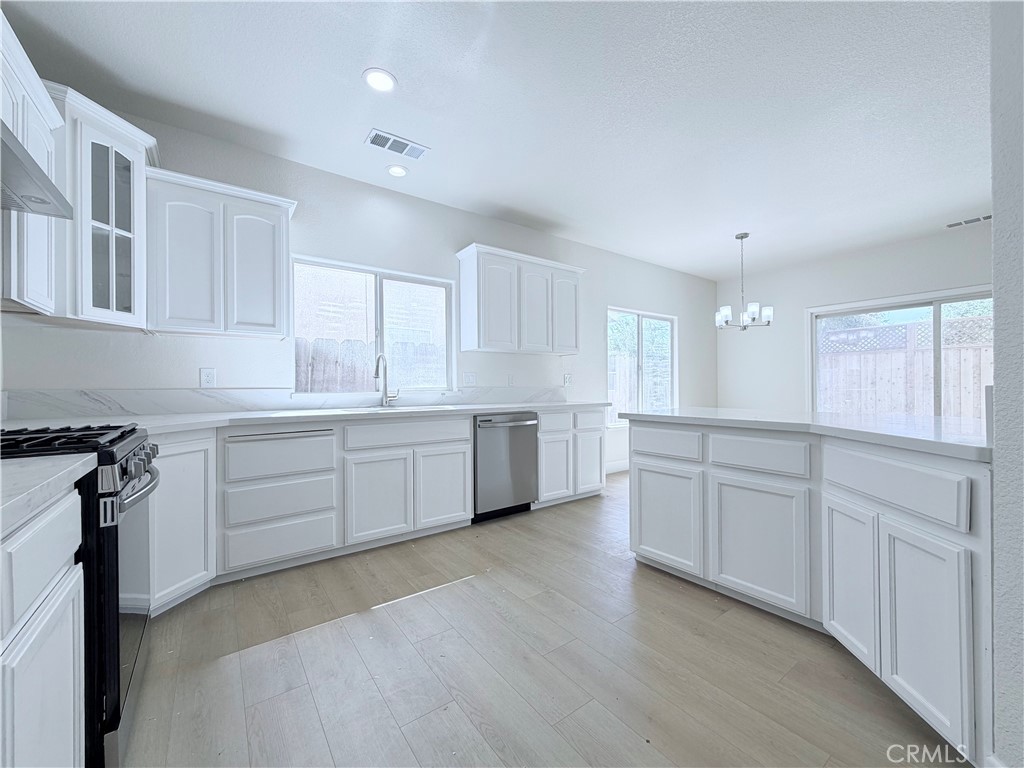 1559 Ronnie Ct, Merced, CA 95341