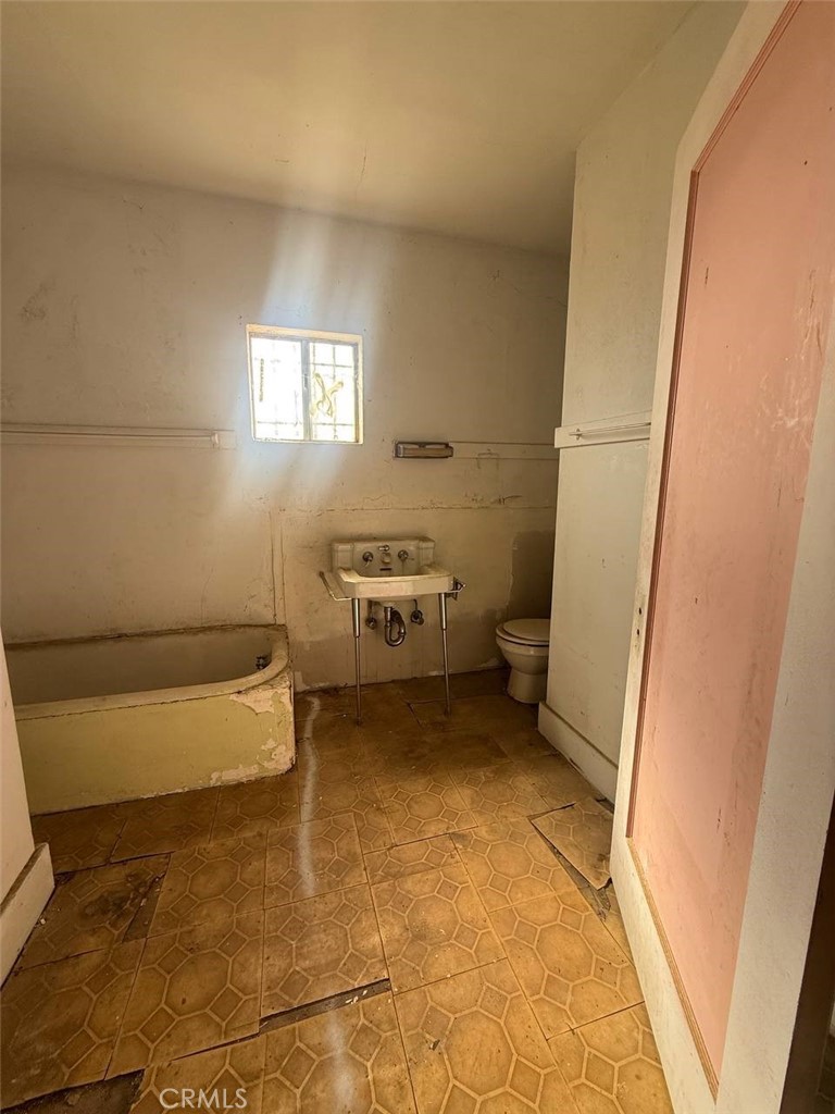 28385 California, Madera, CA 93638