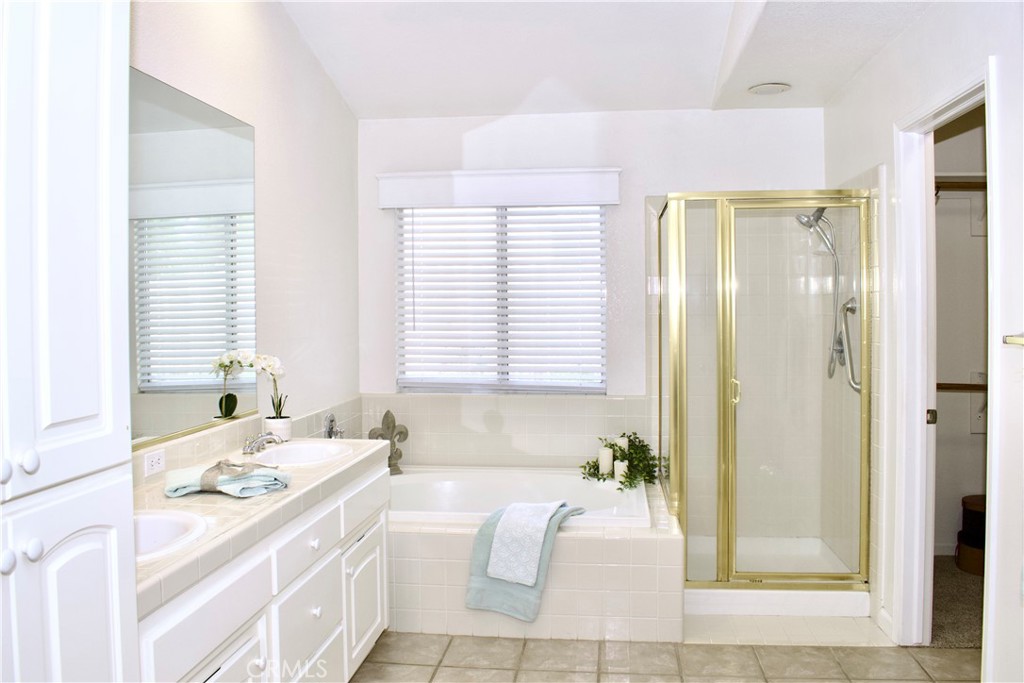 2333 E Omaha, Fresno, CA 93720