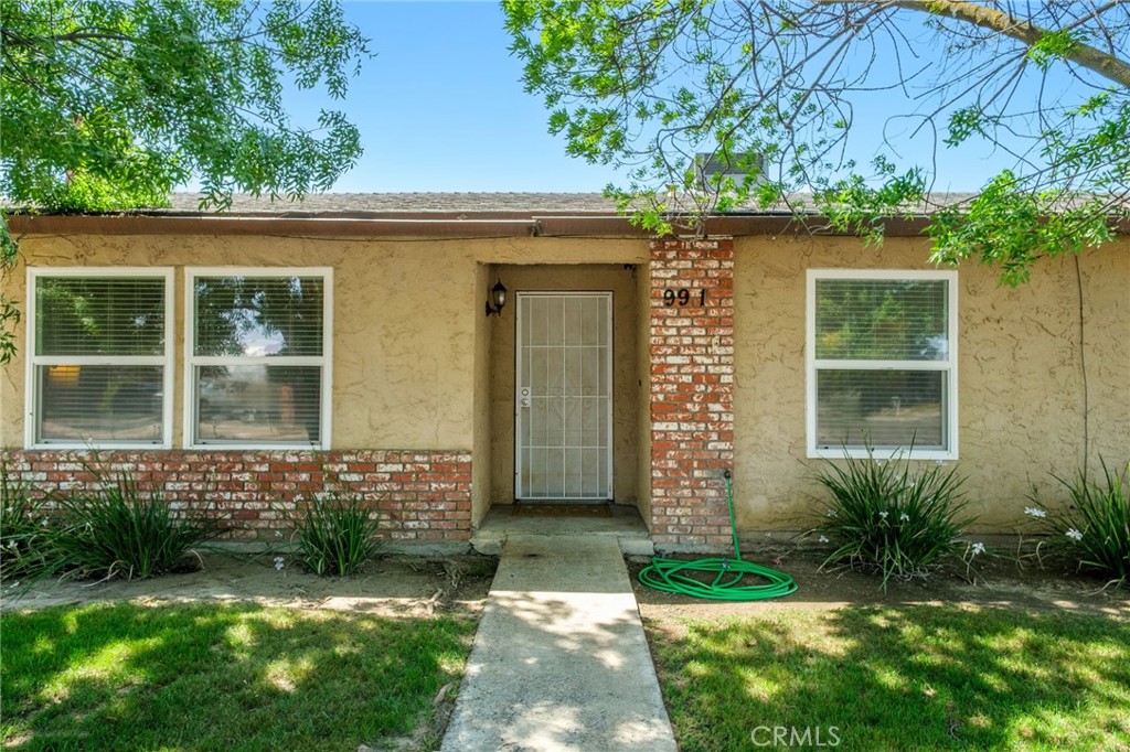 991 7th Avenue, Kingsburg, CA 93631