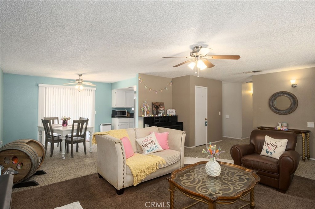 991 7th Avenue, Kingsburg, CA 93631