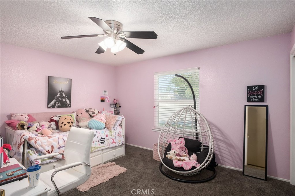 991 7th Avenue, Kingsburg, CA 93631