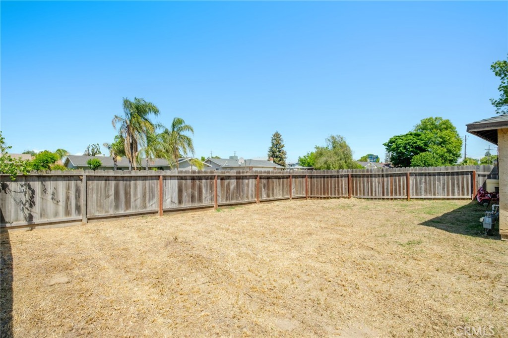 991 7th Avenue, Kingsburg, CA 93631