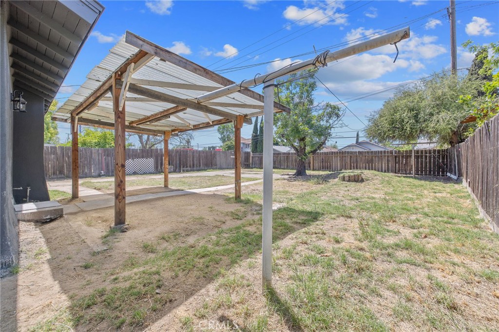 1247 N Ferger Ave, Fresno, CA 93728
