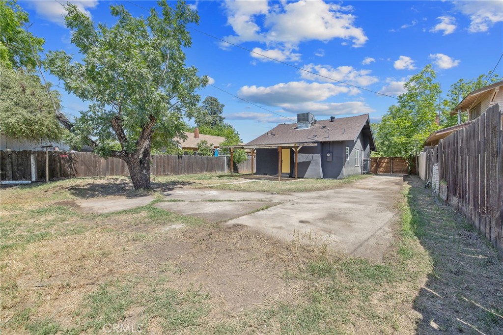 1247 N Ferger Ave, Fresno, CA 93728