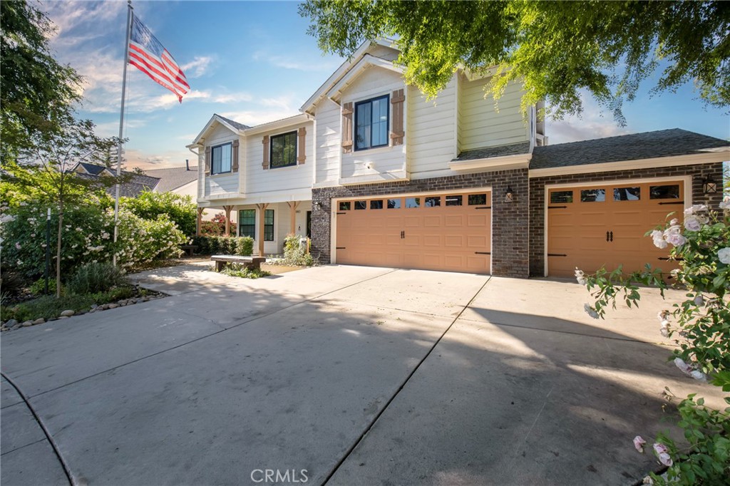 2064 Spruce, Clovis, CA 93611