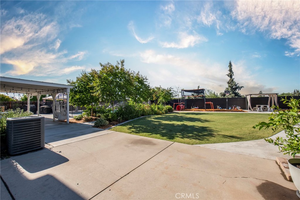 2064 Spruce, Clovis, CA 93611
