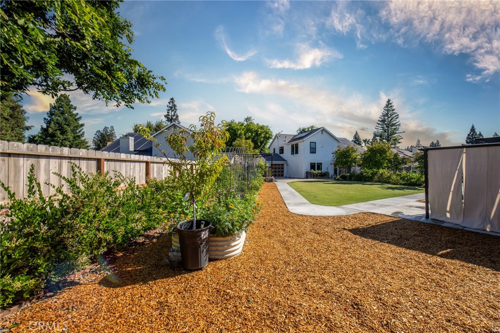 2064 Spruce, Clovis, CA 93611