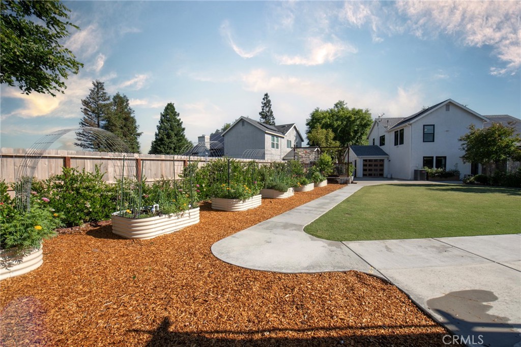 2064 Spruce, Clovis, CA 93611