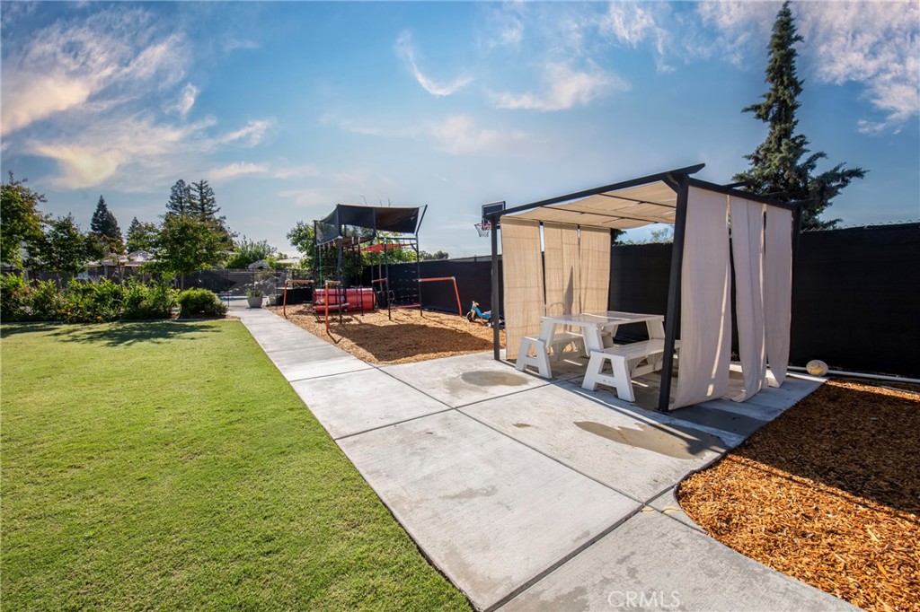 2064 Spruce, Clovis, CA 93611