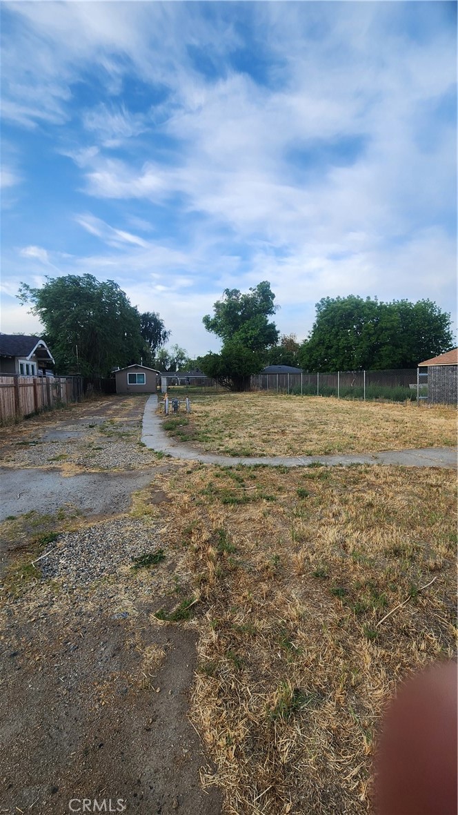 301 Braden, Hanford, CA 93230