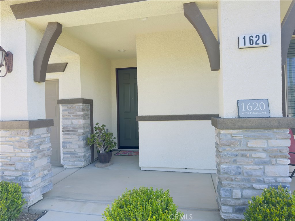 1620 W Porter, Visalia, CA 93291