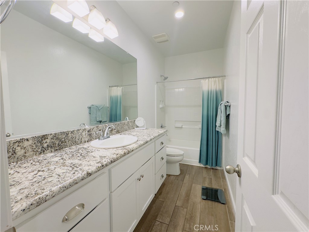 1620 W Porter, Visalia, CA 93291