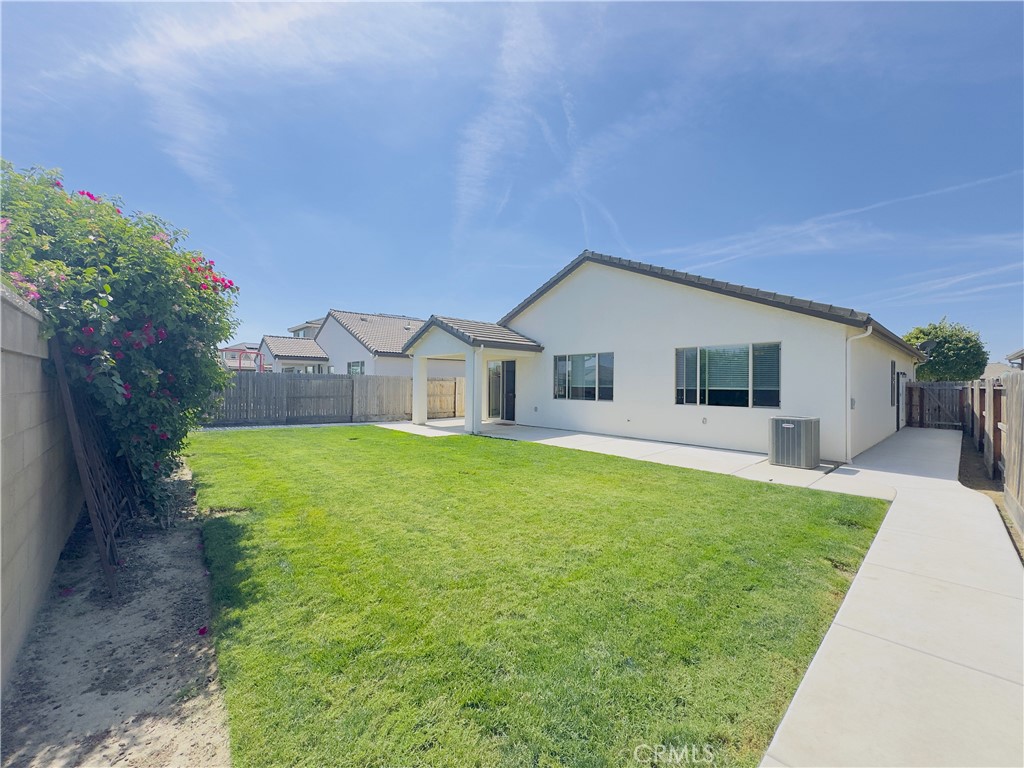 1620 W Porter, Visalia, CA 93291