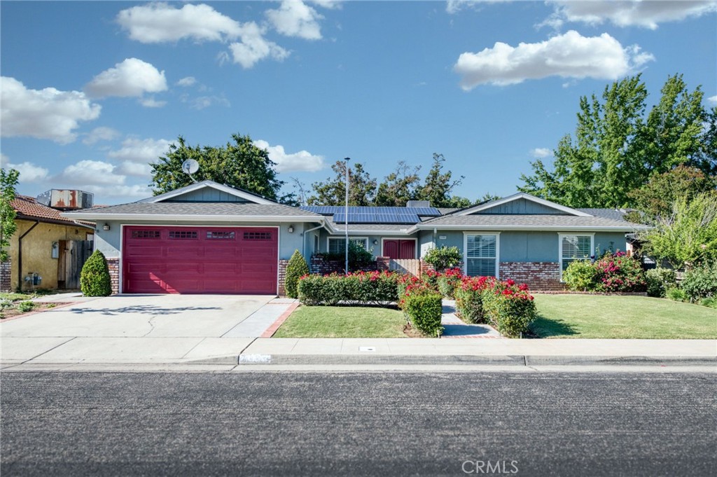 1153 Menlo Ave, Clovis, CA 93612