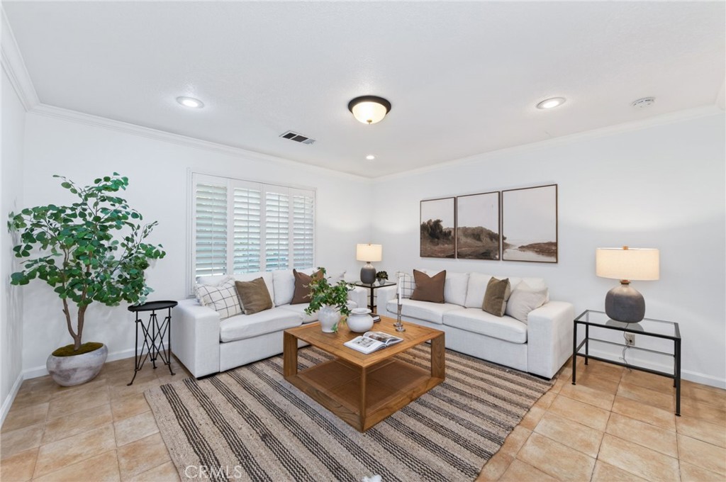 1153 Menlo Ave, Clovis, CA 93612