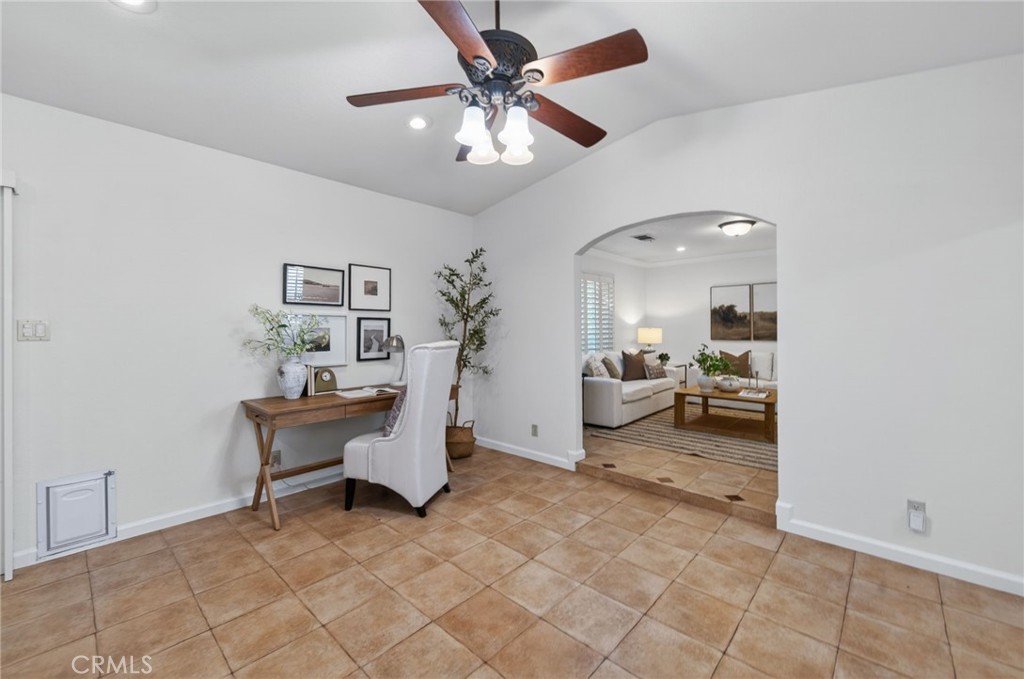 1153 Menlo Ave, Clovis, CA 93612