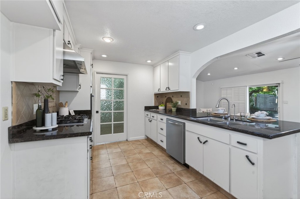 1153 Menlo Ave, Clovis, CA 93612