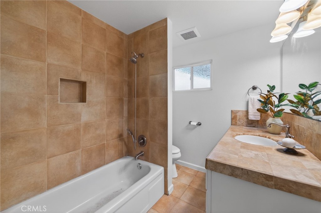 1153 Menlo Ave, Clovis, CA 93612