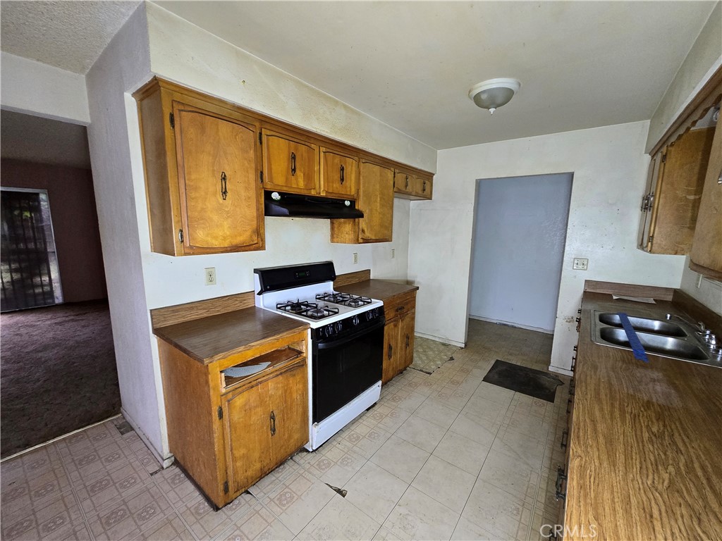 1405 Sonora, Madera, CA 93638