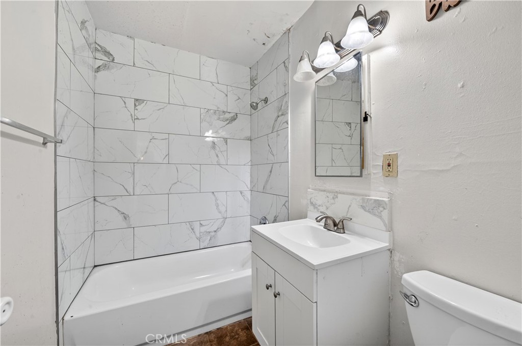 3940 E Burns, Fresno, CA 93725