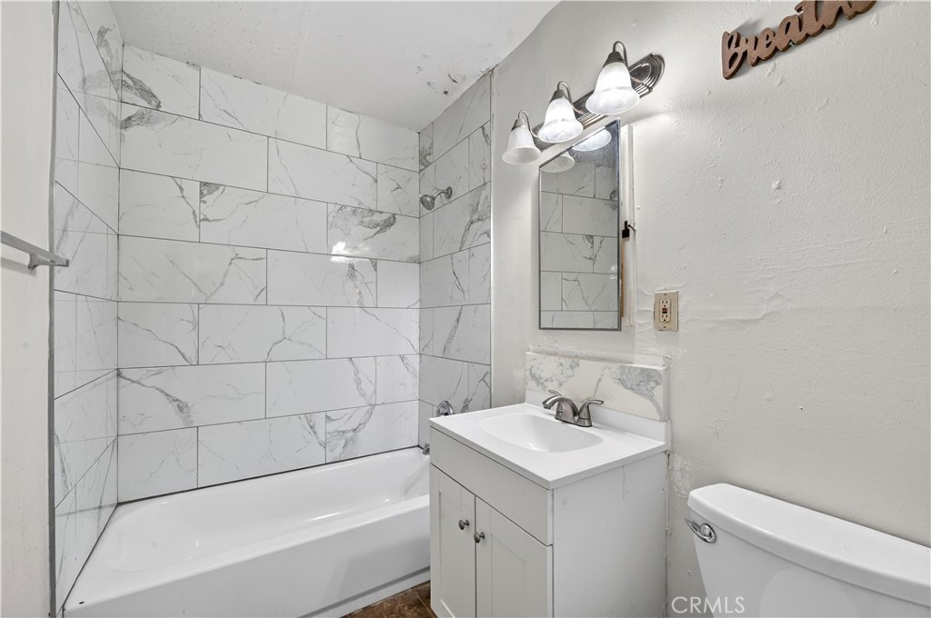 3940 E Burns, Fresno, CA 93725