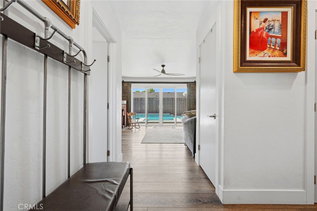 365 E Sycamore Dr, Hanford, CA 93230