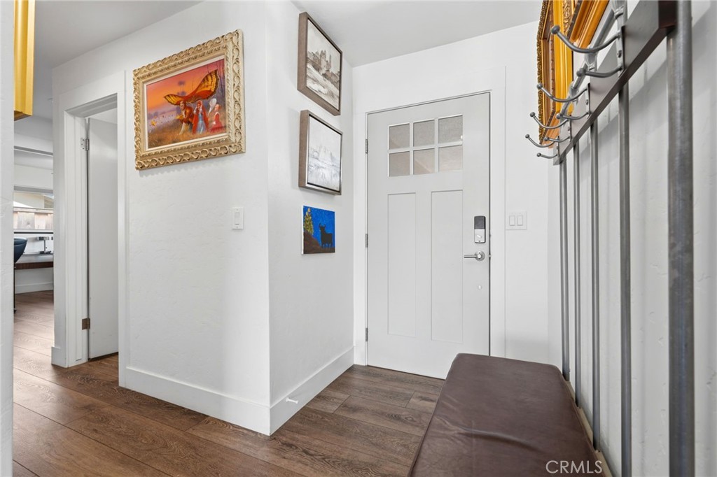 365 E Sycamore Dr, Hanford, CA 93230