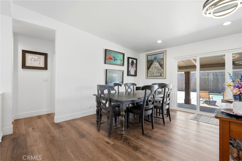 365 E Sycamore Dr, Hanford, CA 93230