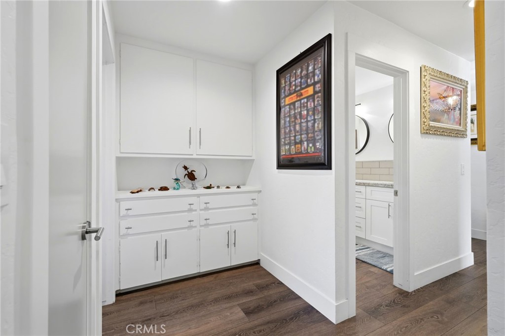 365 E Sycamore Dr, Hanford, CA 93230