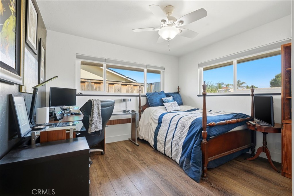 365 E Sycamore Dr, Hanford, CA 93230