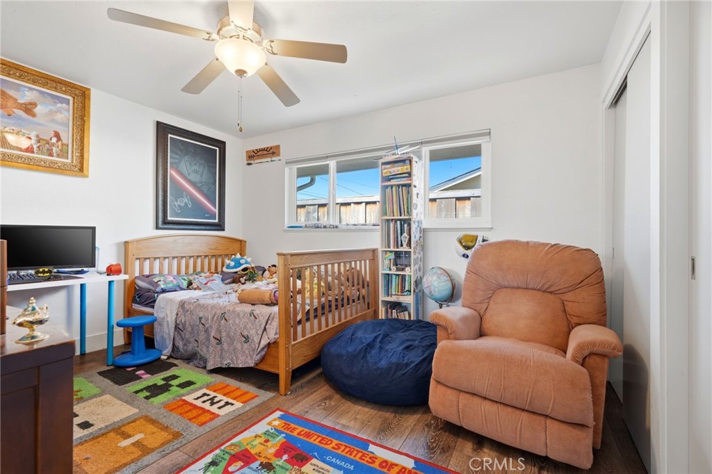 365 E Sycamore Dr, Hanford, CA 93230