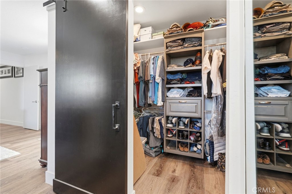 365 E Sycamore Dr, Hanford, CA 93230