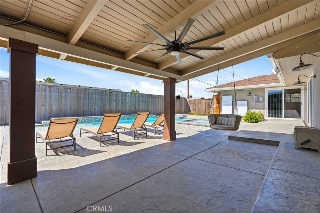 365 E Sycamore Dr, Hanford, CA 93230