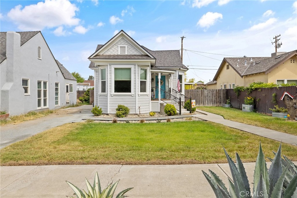 124 W Florinda, Hanford, CA 93230