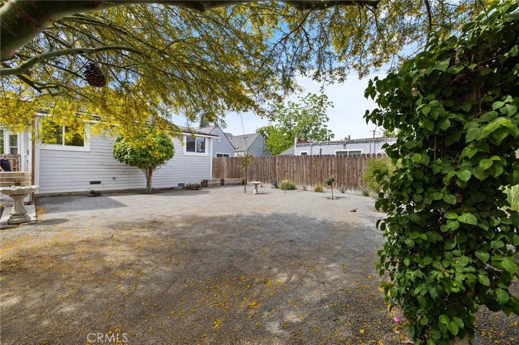 124 W Florinda, Hanford, CA 93230